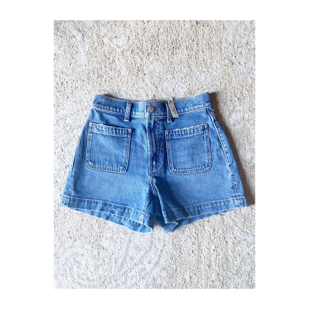 Madewell Patch Pocket Denim Shorts in Earlwood Wash. size 25